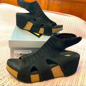 Volatile Women’s Sandals size 9